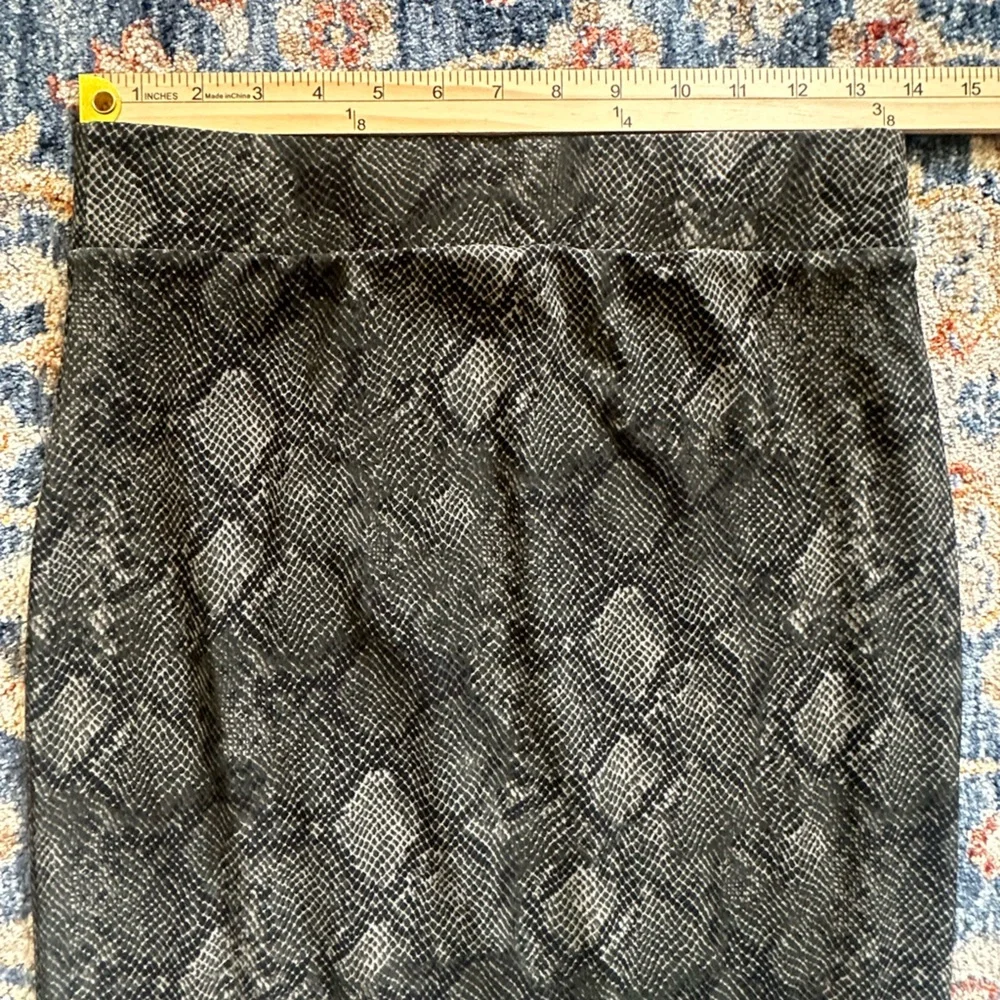 Good American Olive Green Snake Print Pencil Skirt